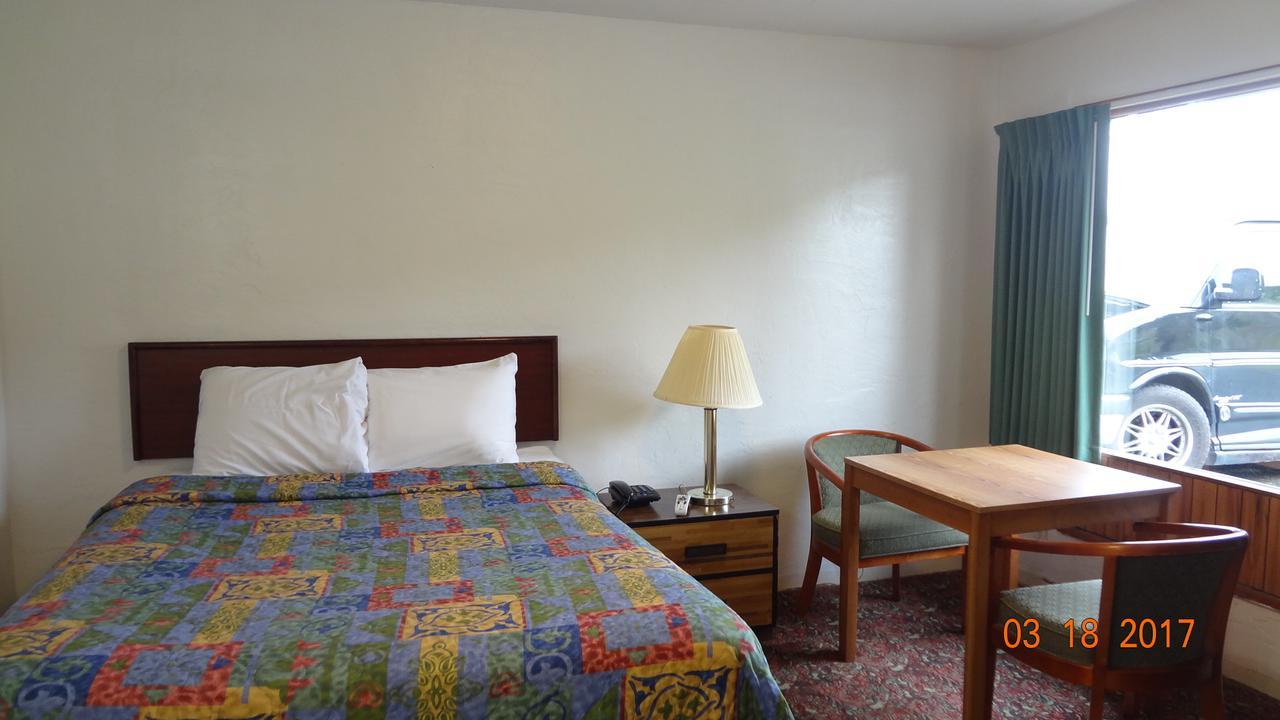 Quick Stop Motel Round Prairie Esterno foto