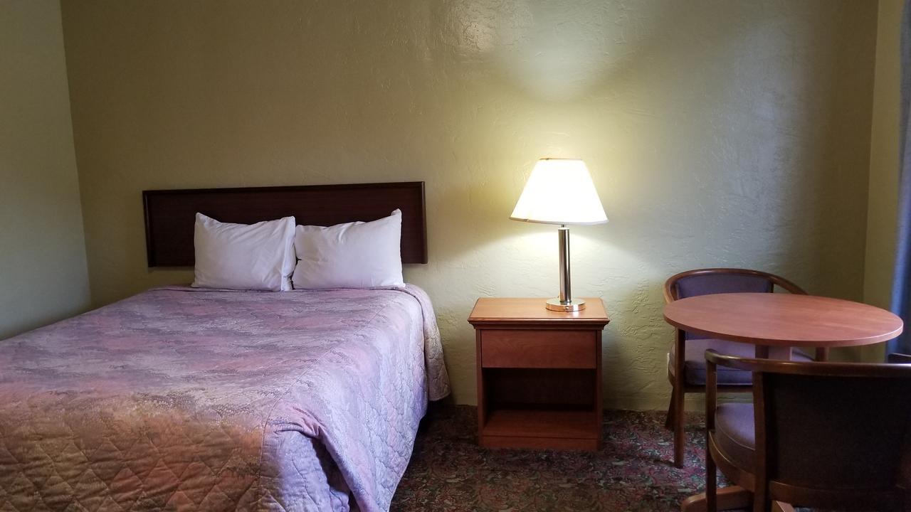 Quick Stop Motel Round Prairie Esterno foto